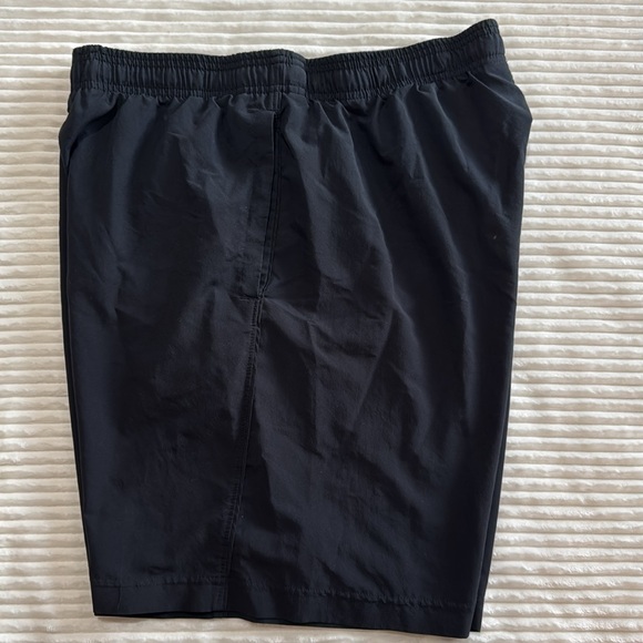 Under Armour Black Gray Men's Shorts Loose HeatGear Large - Picture 9 of 9